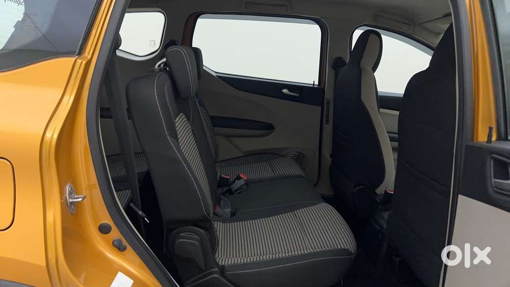Renault Triber Rxz Easy-r Amt, 2023, Petrol