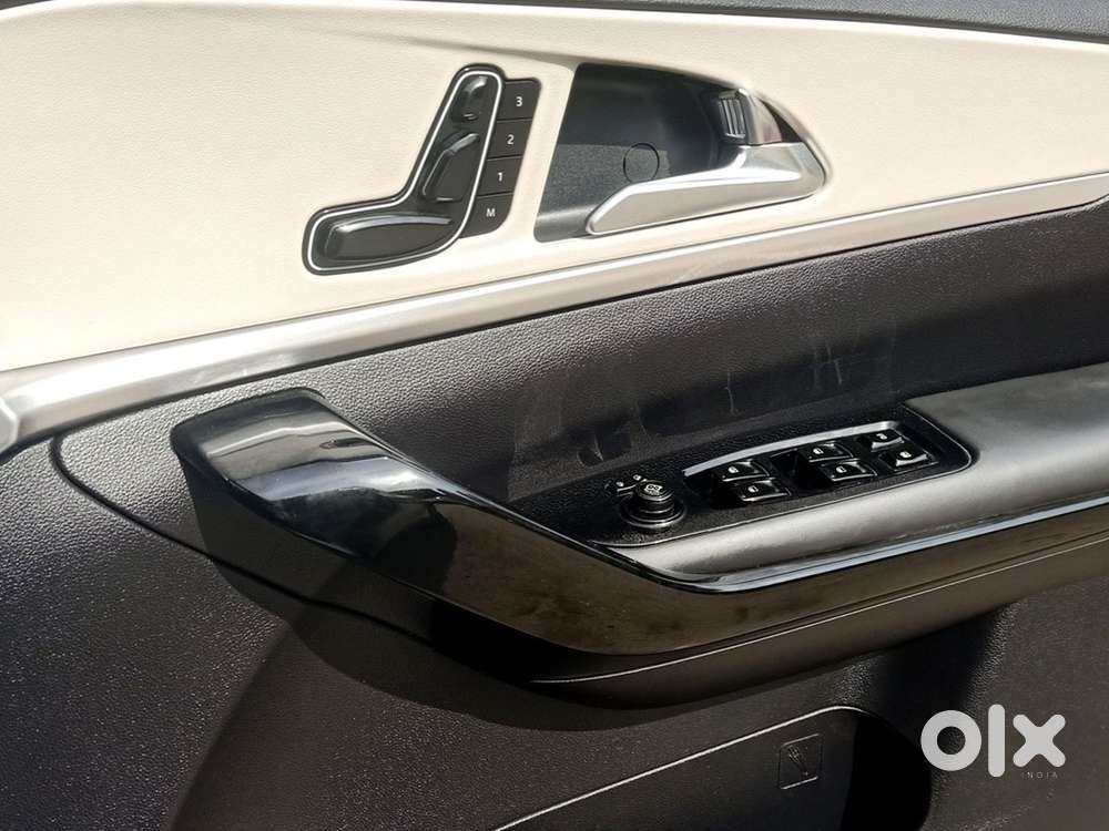 Mahindra Xuv700 2.2 Ax 7 Diesel Mt Str, 2023, Diesel