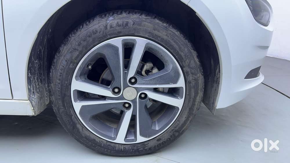 Tata Altroz 1.2 Xza Plus, 2022, Petrol
