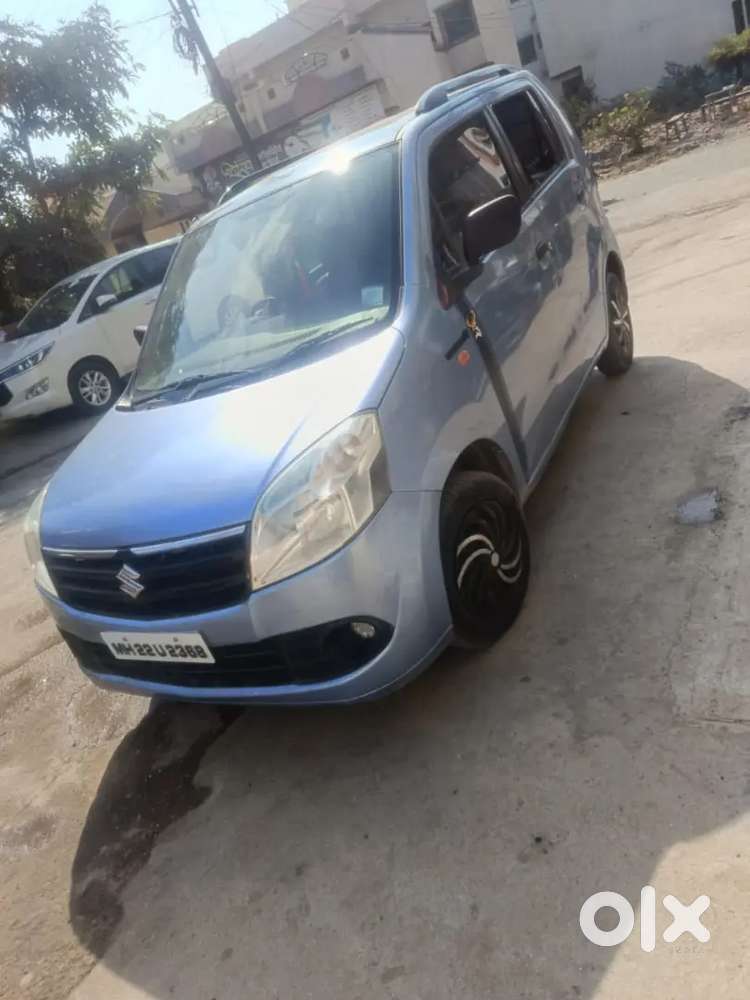 3 Onor
Petrol  + Lpg
Ac Chalu 
Tyre 70% 
Music System
Final 145