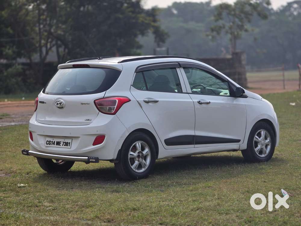 Hyundai Grand I10 Sportz, 2016, Petrol