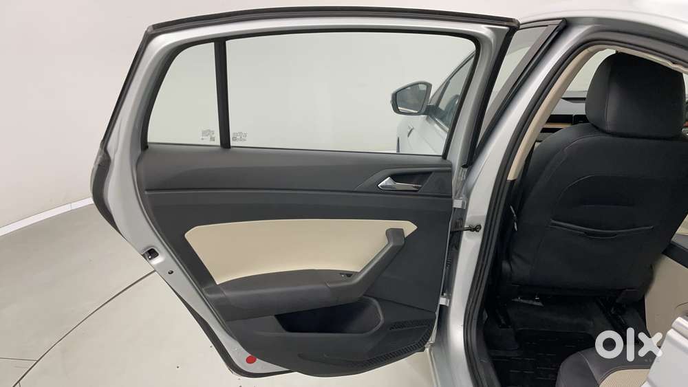 Skoda Slavia Style 1.0l Tsi At, 2023, Petrol