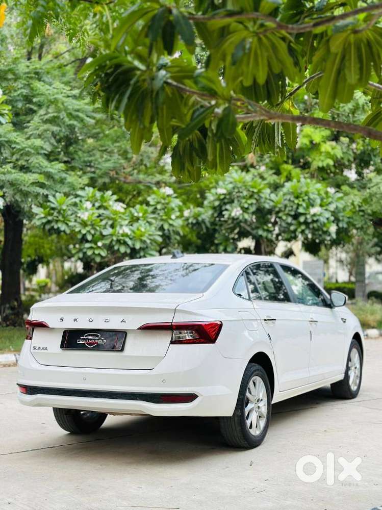 Skoda Slavia 1.0 Ambition Tsi, 2023, Petrol