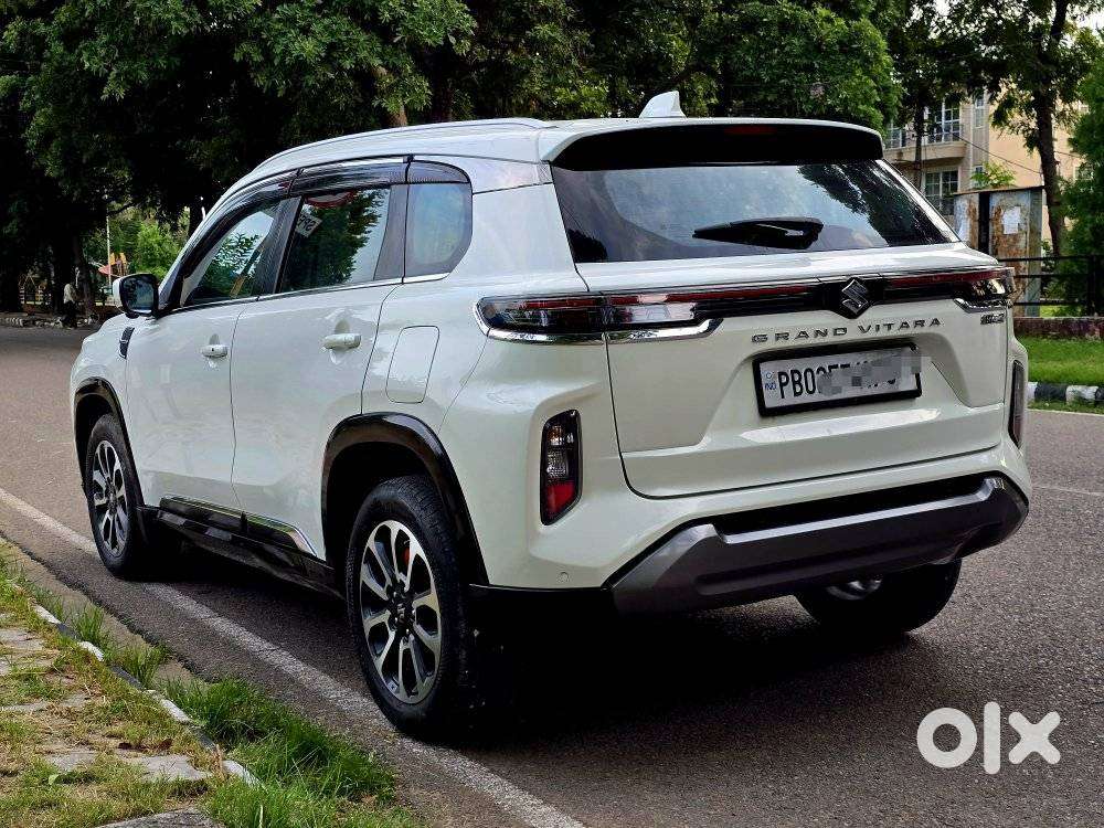 Maruti Suzuki Grand Vitara 1.5 Alpha Plus Intelligent Hybrid Ecvt, 2..