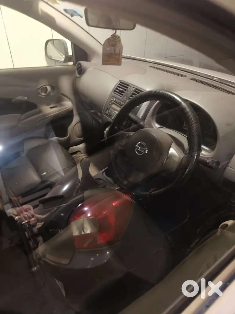 Nissan Sunny Petrol 2011