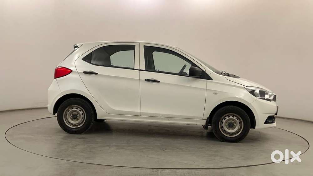 Tata Tiago Xe, 2017, Petrol
