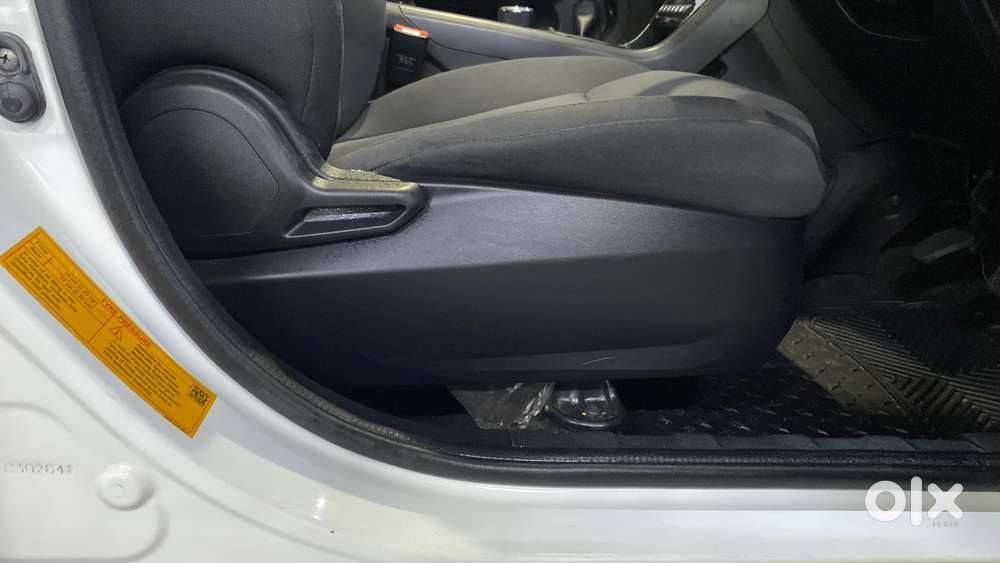Tata Nexon Smart 1.2 Revotron Petrol 5 Mt, 2024, Petrol
