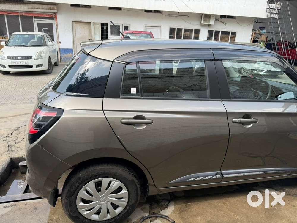 Maruti Swift Amt 2025