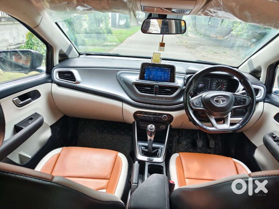 Tata Altroz Xza Plus (o) (s), 2021, Petrol