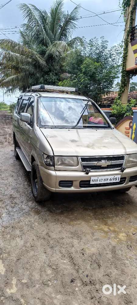 Chevrolet Tavera 10 Seater 2012 Model