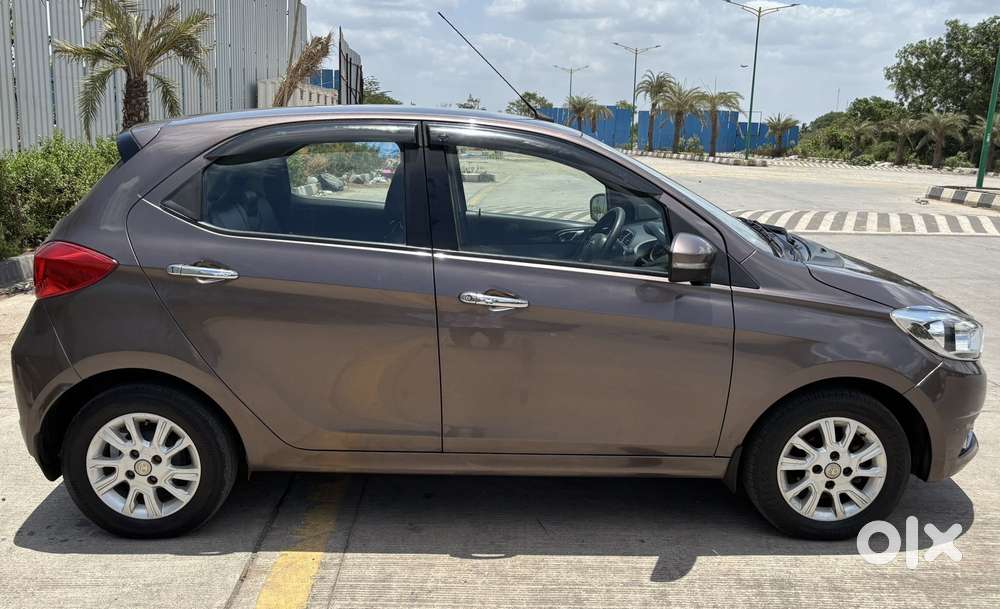 Tata Tiago Xza, 2017, Petrol