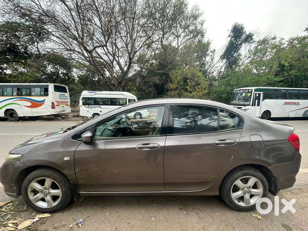 Well Maintained , Smooth Engine Performance, Alloy Wheel, Family Car