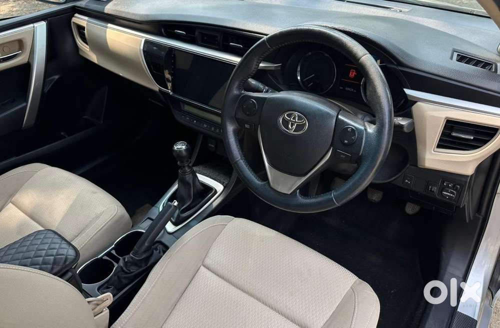 Toyota Corolla Altis 2015 Petrol Well Maintained