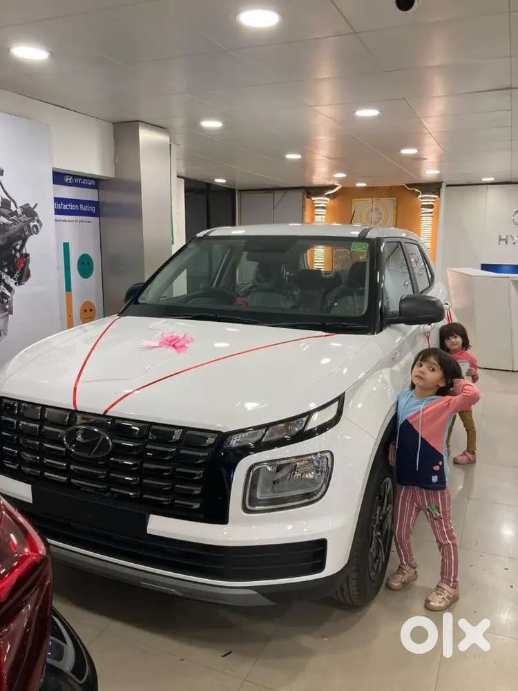 Hyundai Venue Petrol 2024