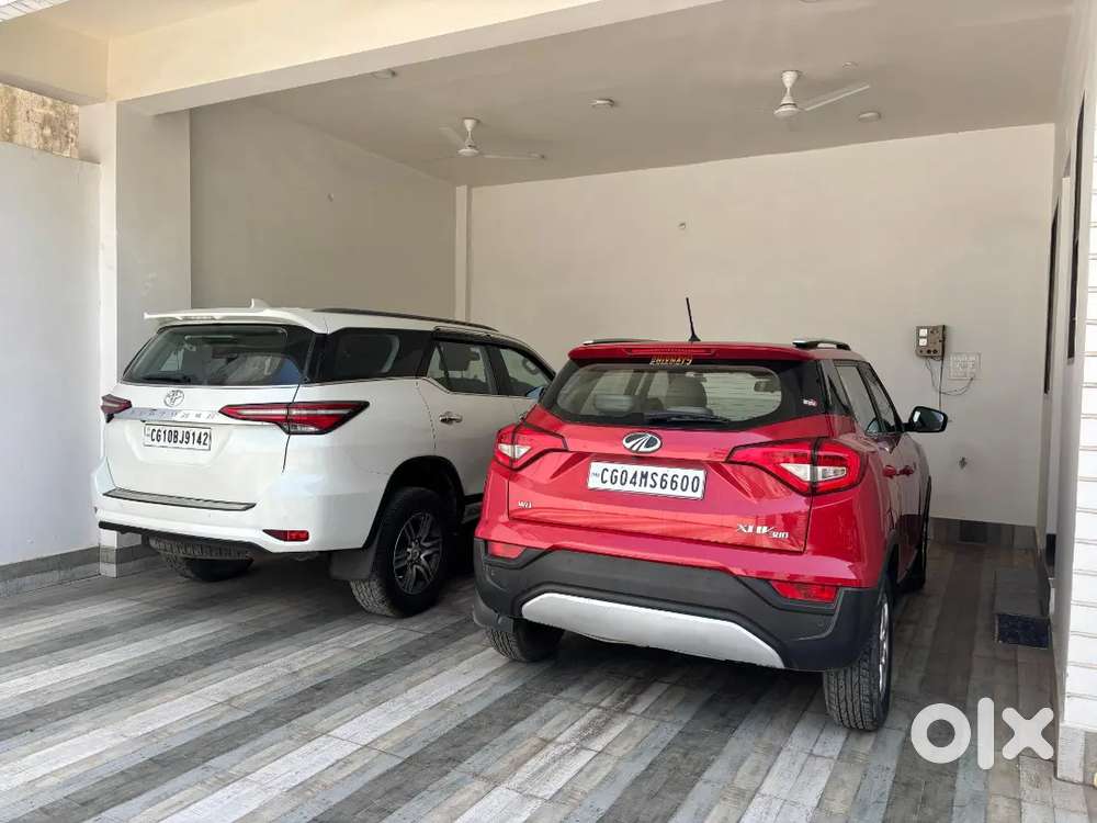 Top End Xuv 300 W8 Optional In Excellent Condition