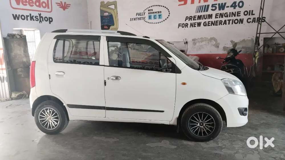 Wagonr R Cng With Alloy Wheel