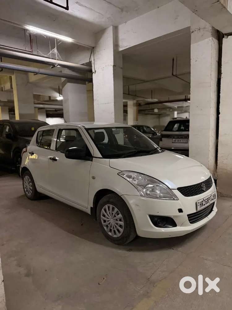 White Swift Single Hand 121500 Kms Petrol
