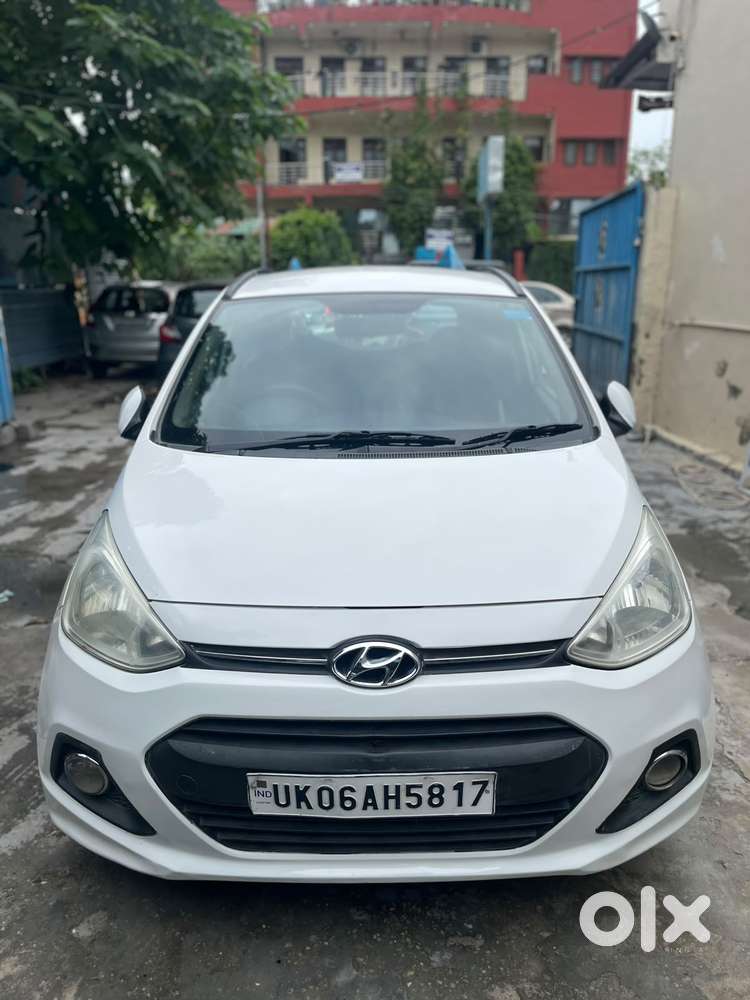 Hyundai Grand I10 Sportz, 2016, Petrol