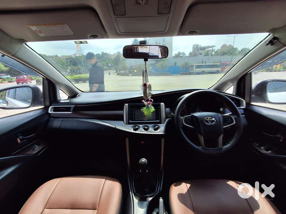 Toyota Innova Crysta 2.4 G Mt 7 Str, 2017, Diesel
