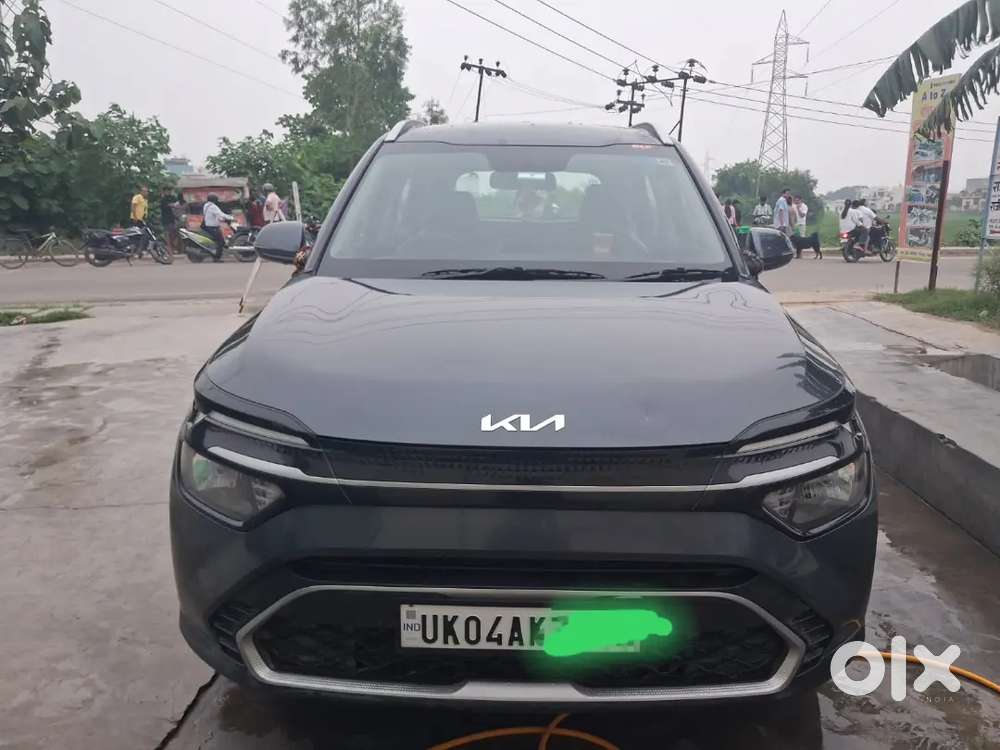 Kia Carens Prestige Petrol 2023