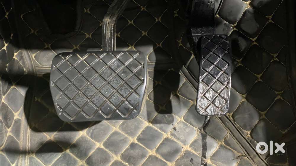 Skoda Slavia 1.0 Tsi Style At, 2023, Petrol