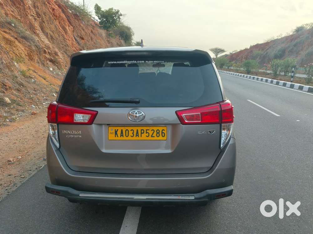 Toyota Innova Crysta 2025