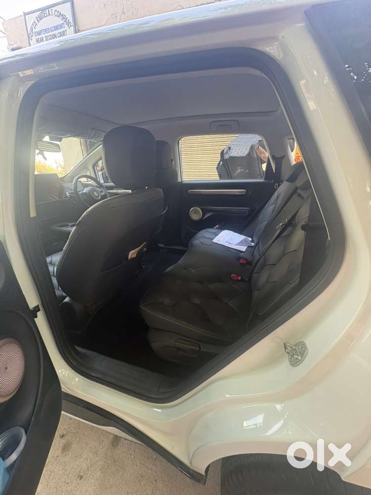 Mg Windsor Ev 2024 Electric 20000 Km Driven