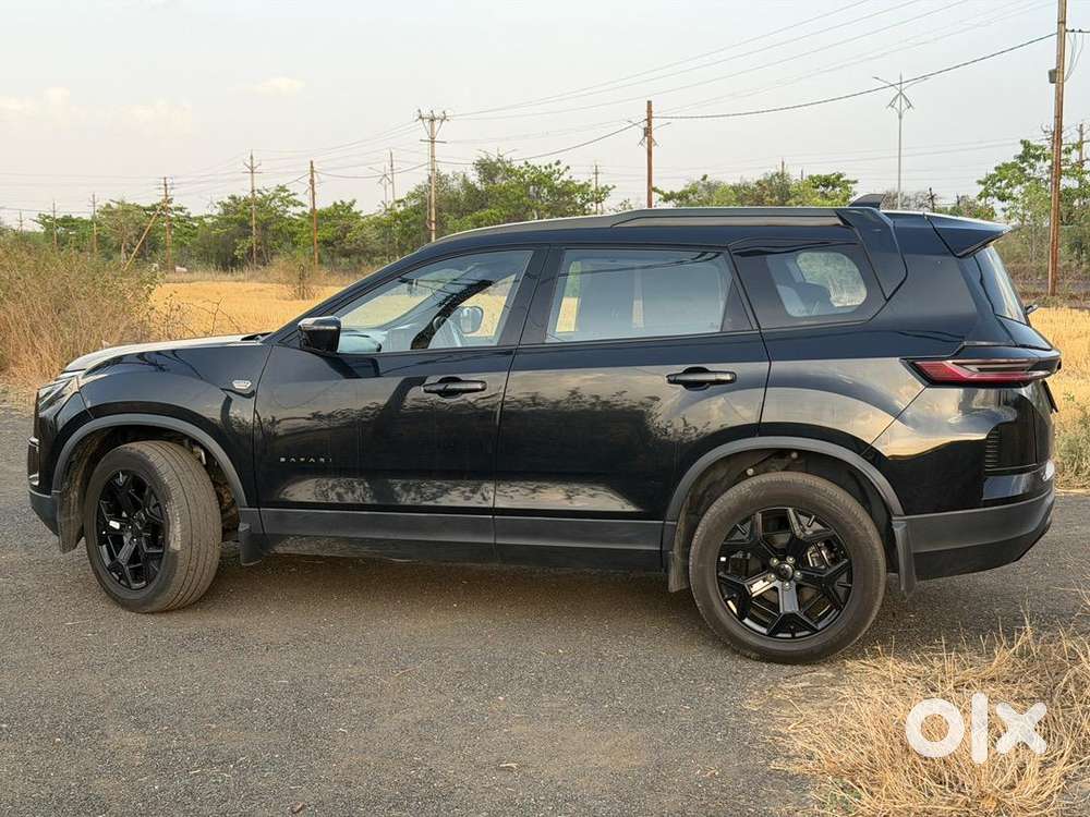 Tata Safari 2024 Adventure Plus  Dark At 8600km, Black, Single Owner
