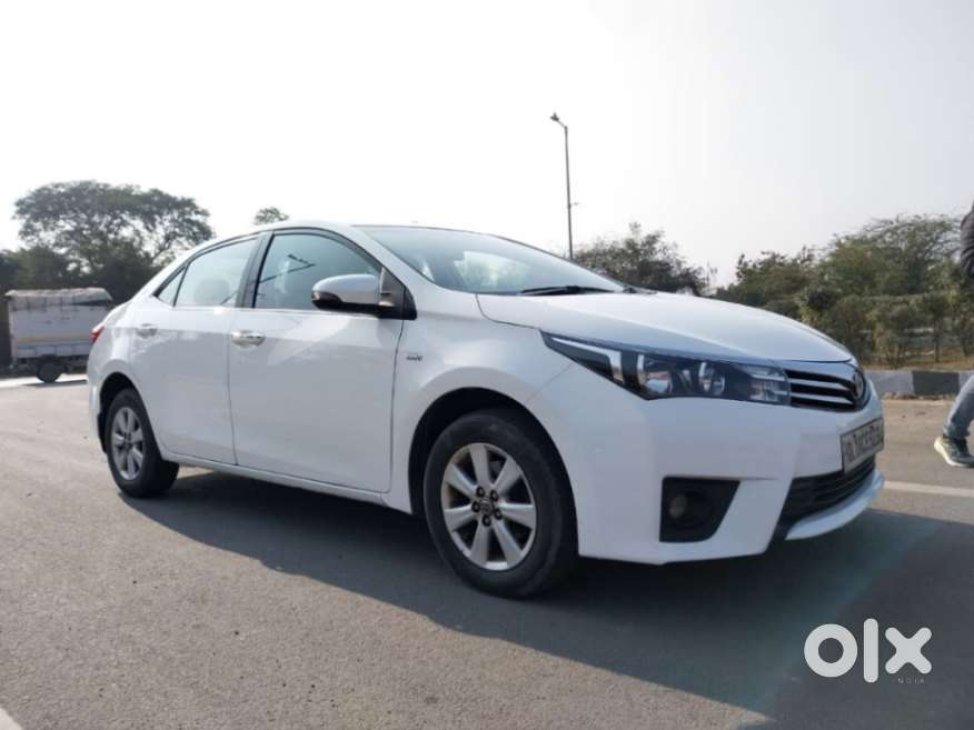Toyota Corolla Altis 2013-2017 G At, 2015, Petrol