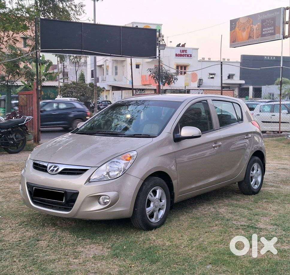 Hyundai I20 2009-2011 1.4 Asta Optional With Sunroof, 2011, Petrol