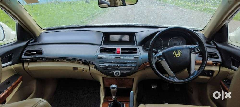Honda Accord 2.4 Elegance Manual, 2012, Petrol