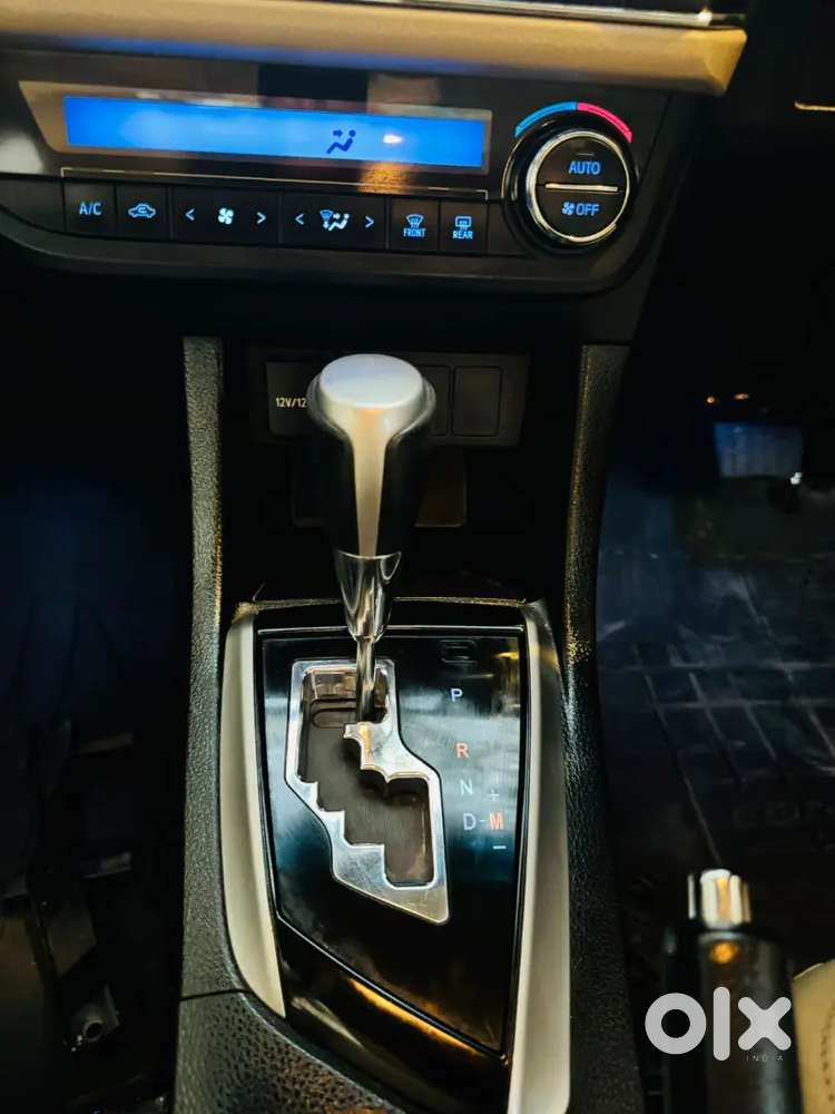 Toyota Corolla Altis 2015