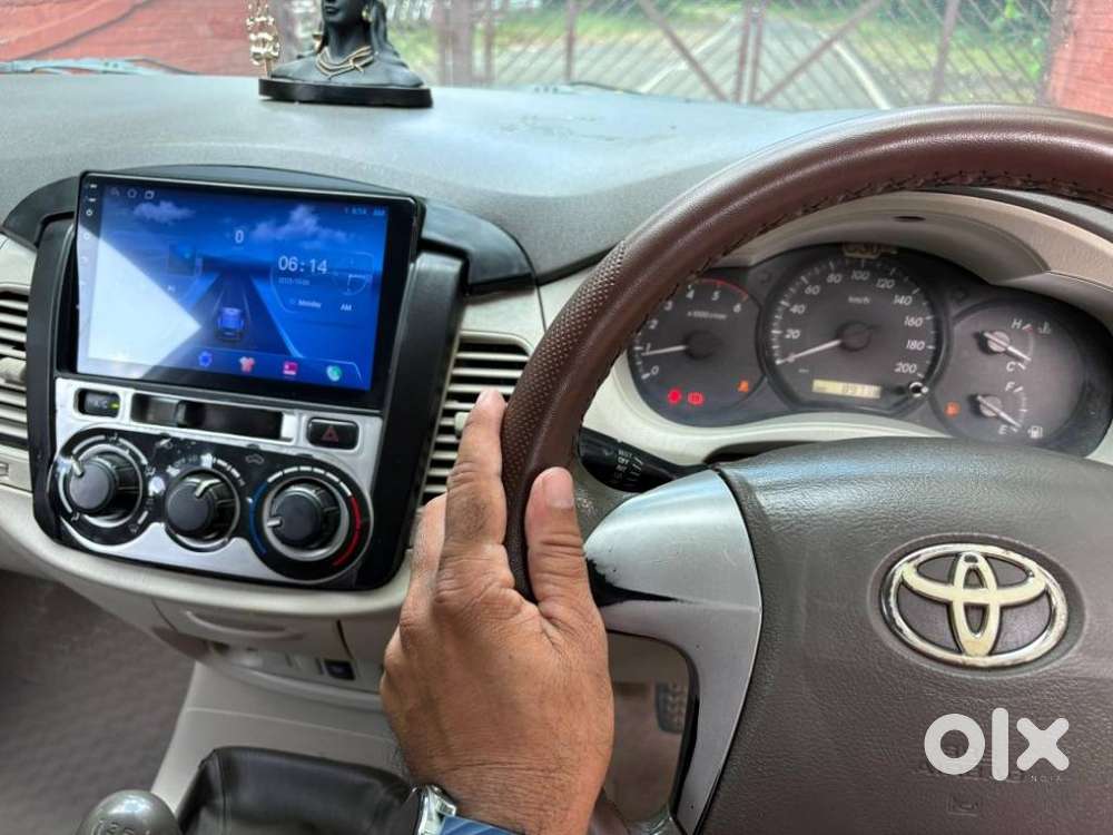 Toyota Innova 2.5 G (diesel) 8 Seater Bs Iv, 2012, Diesel