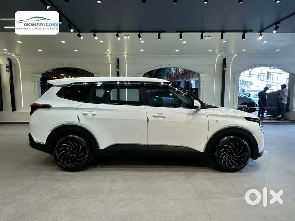 Kia Carens 1.5 Premium 7 Str, 2023, Petrol