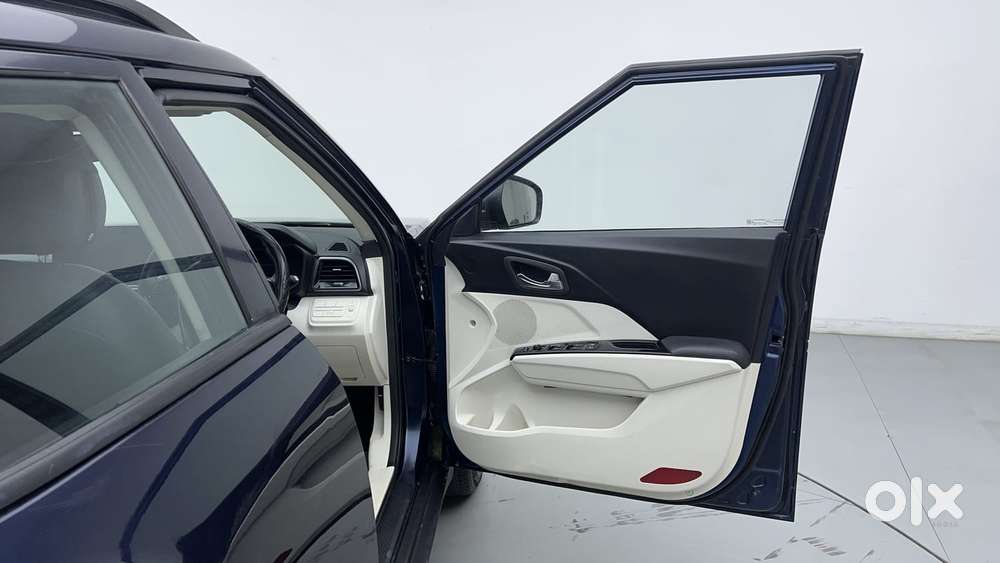 Mahindra Xuv 3xo Ax5 Ds Mt, 2024, Diesel