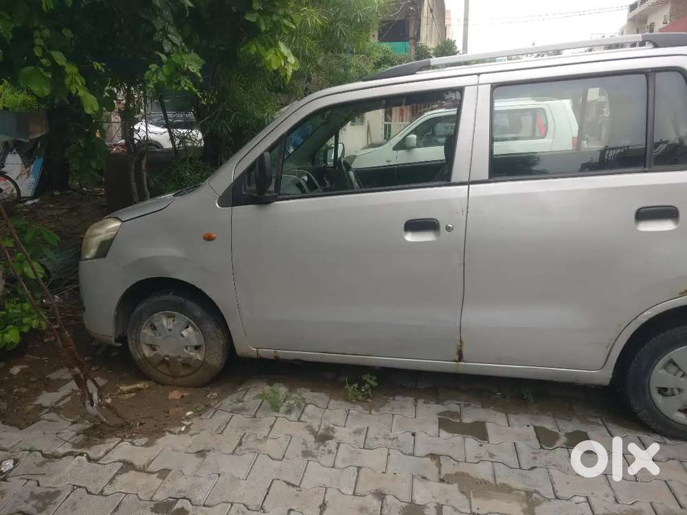 2011wagon R Lxi Petrol  Well Maintained  Delhi Register