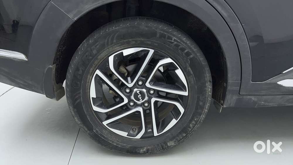 Kia Carens 1.5 Luxury Plus Turbo Dct 7 Str, 2023, Petrol