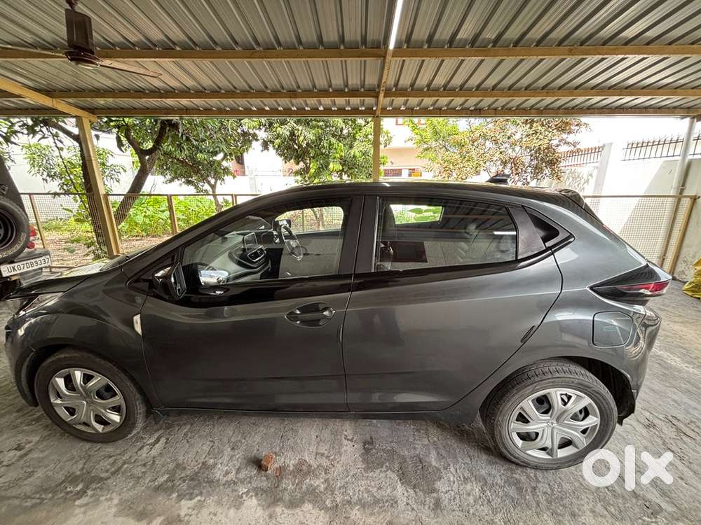 Tata Altoz Diesel Manual 2024 Well Maintained Car With Sunroof