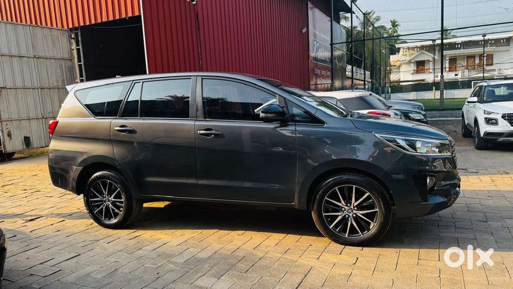 Toyota Innova Crysta 2.8 Gx At 7 Str, 2016, Diesel