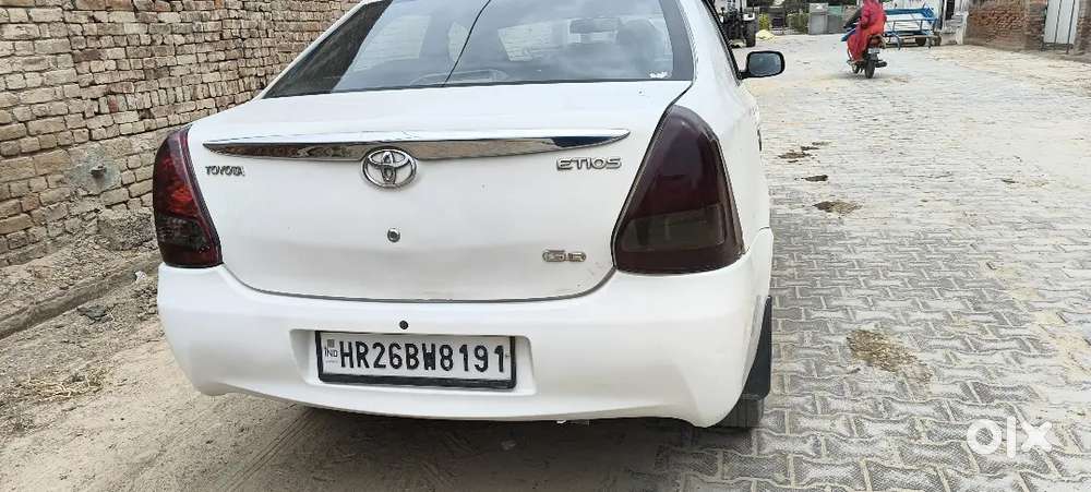 Toyota Etios 2013 Diesel 180000 Km Driven