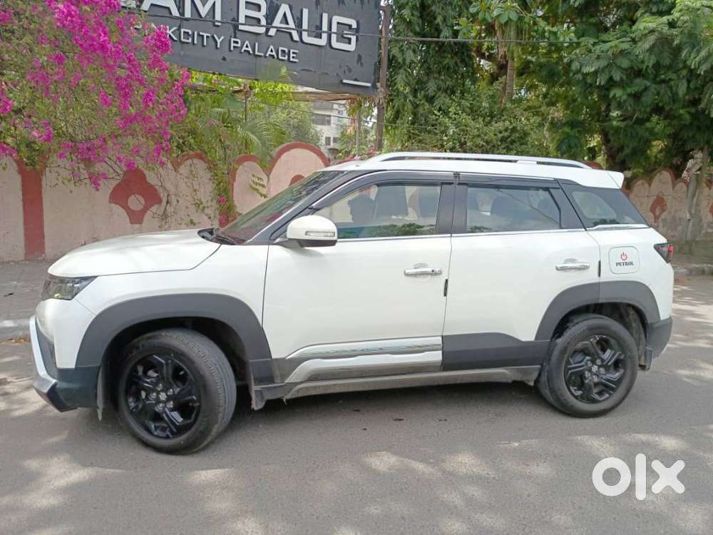 Maruti Suzuki Brezza 1.5 Zxi Smart Hybrid, 2023, Petrol