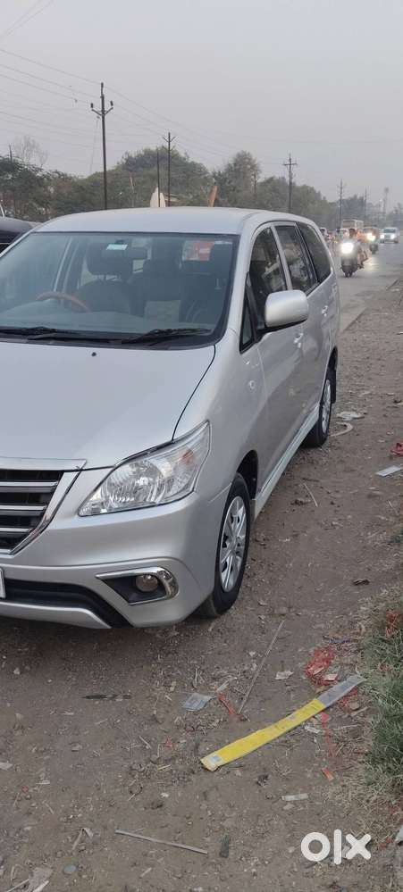 Toyota Innova 2012 Car