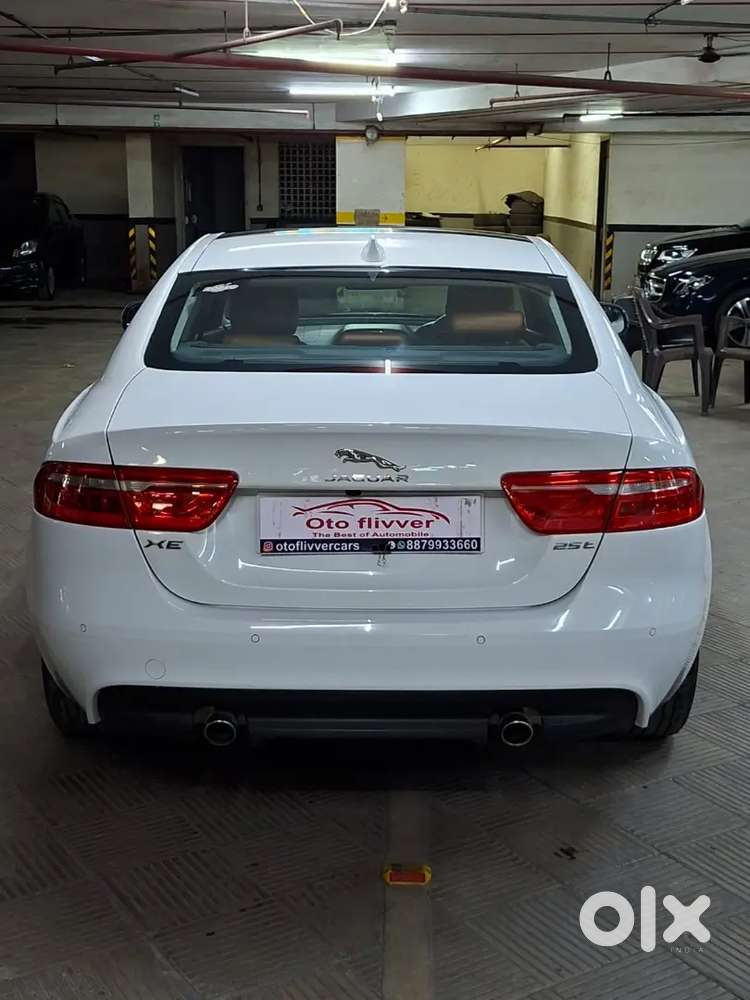 Jaguar Xe 2019 Portfolio Petrol