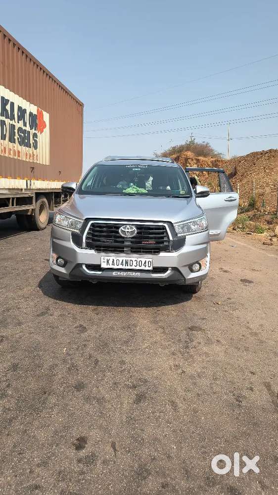 Toyota Innova Crysta 2024