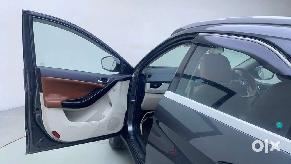 Tata Nexon 1.2 Revotron Xza Plus, 2023, Petrol