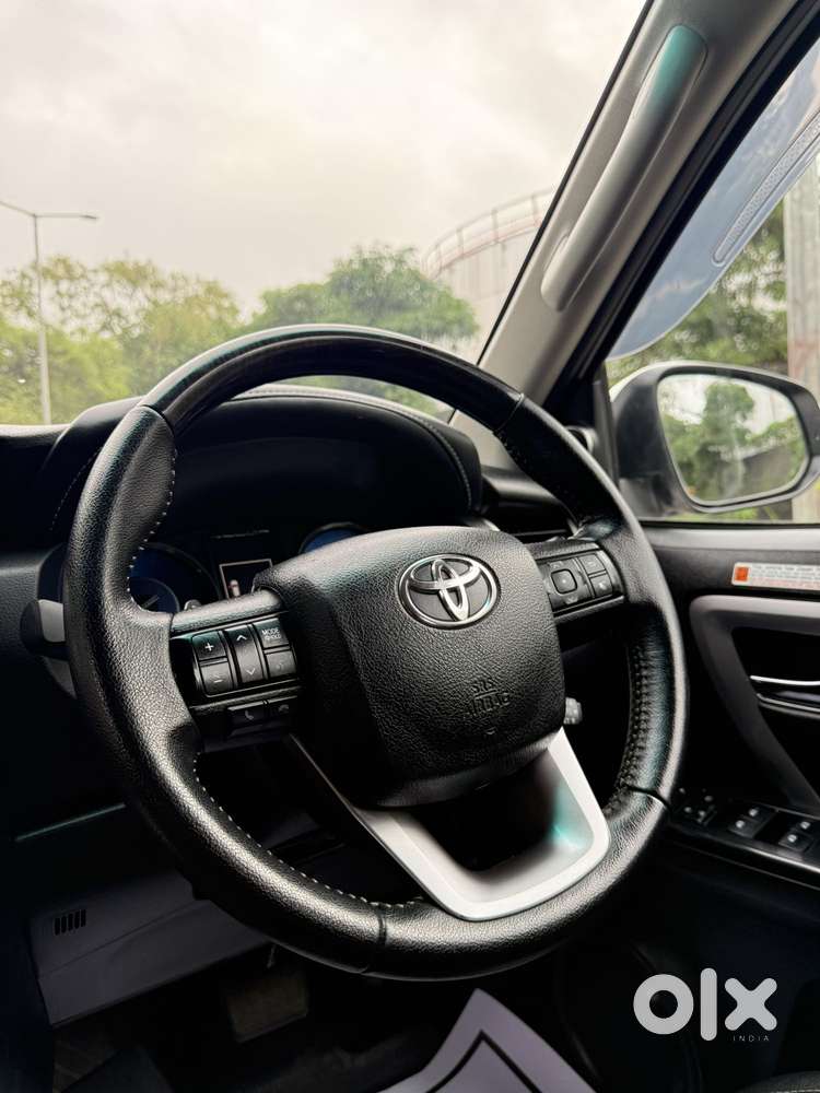 Toyota Fortuner [2021-ongoing] 2.8 2wd Diesel At, 2023, Diesel