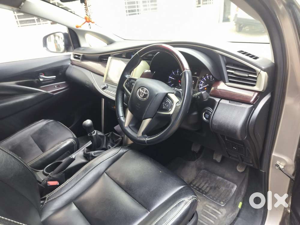 Toyota Innova Crysta 2.4 Vx Mt 8s, 2016, Diesel