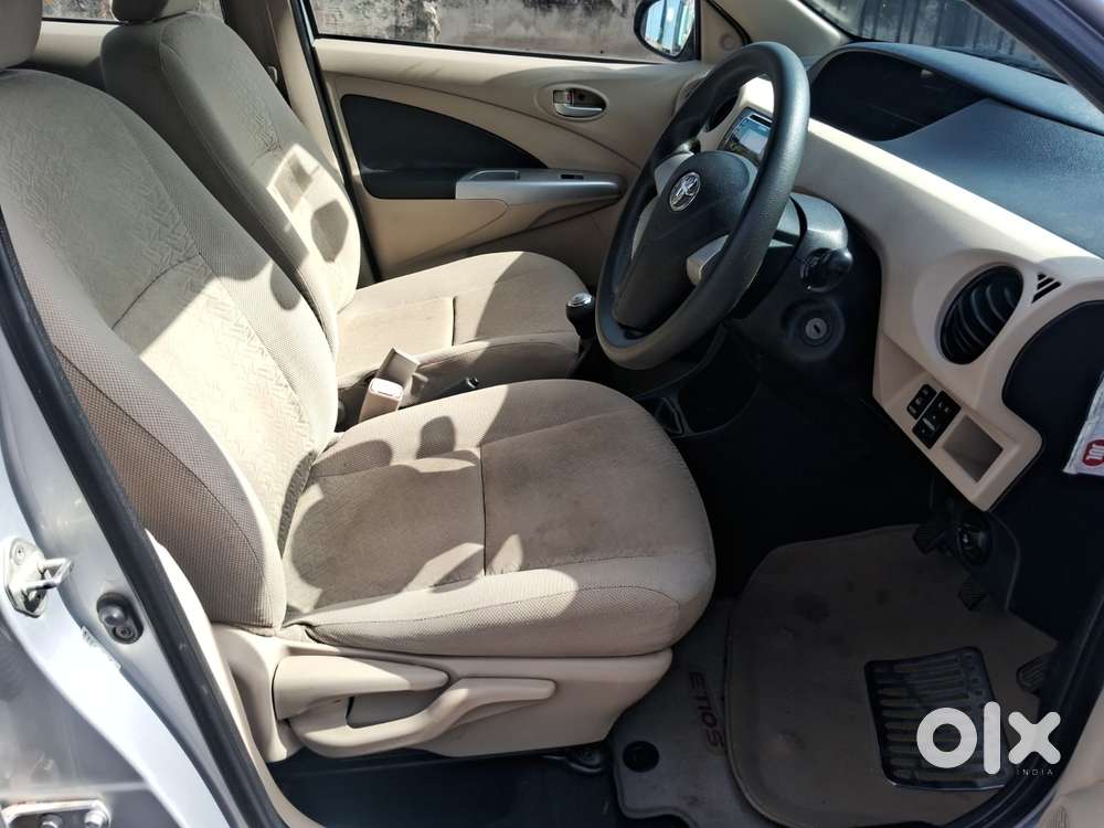 Toyota Etios 1.5 V, 2017, Petrol