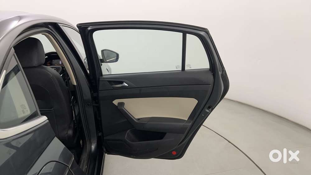 Skoda Slavia Style 1.0l Tsi At, 2022, Petrol