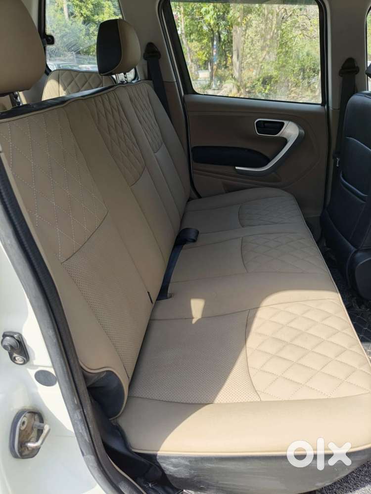 Mahindra Tuv 300 T10 Opt, 2018, Diesel